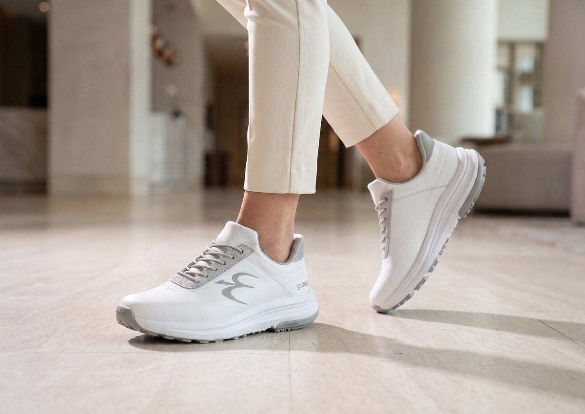 Gravity Defyer Women White QuantumWalk Slip-In Zero Hands