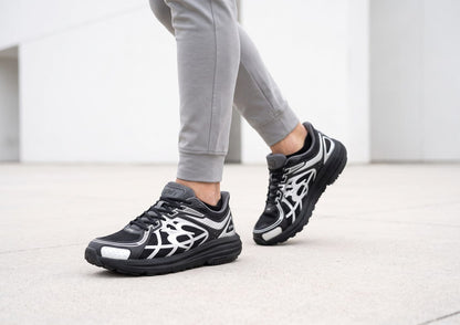 Gravity Defyer Men Black & Silver SuperWalk 2.0 Slip-In Zero Hands